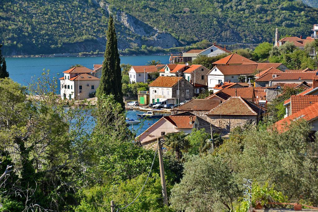 Apartments Dinko Zifra Tivat Exterior foto